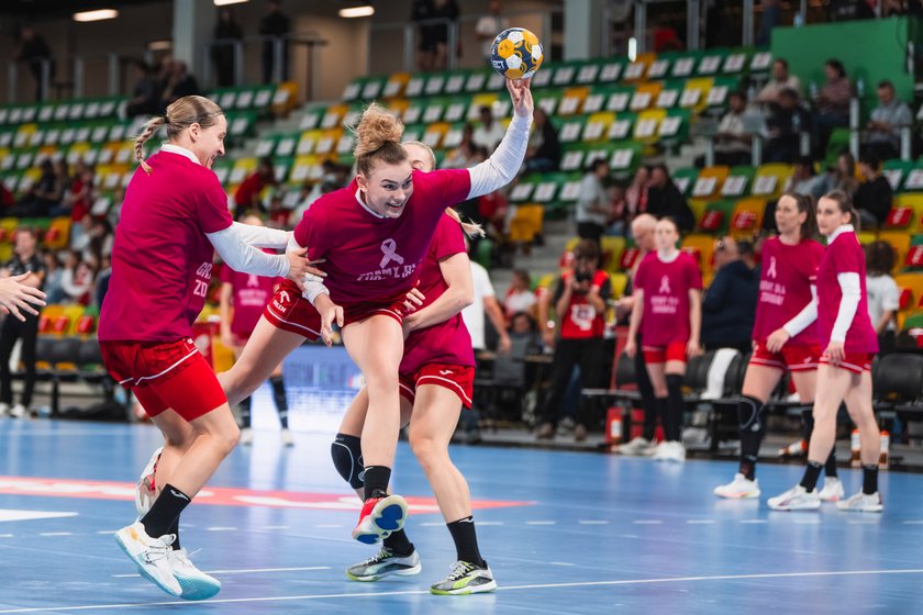 Wspólna rozgrzewka zawodniczek reprezentacji Polski przed meczem z Islandią. Polska – Islandia, Katowice, 24.10.2026.
